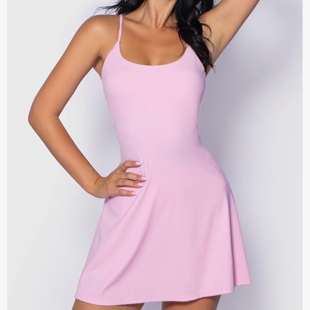 Amazon athletic dress tie in the back